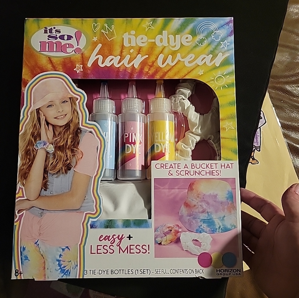 It's So Me! Tie-Dye Hair Wear Kit
